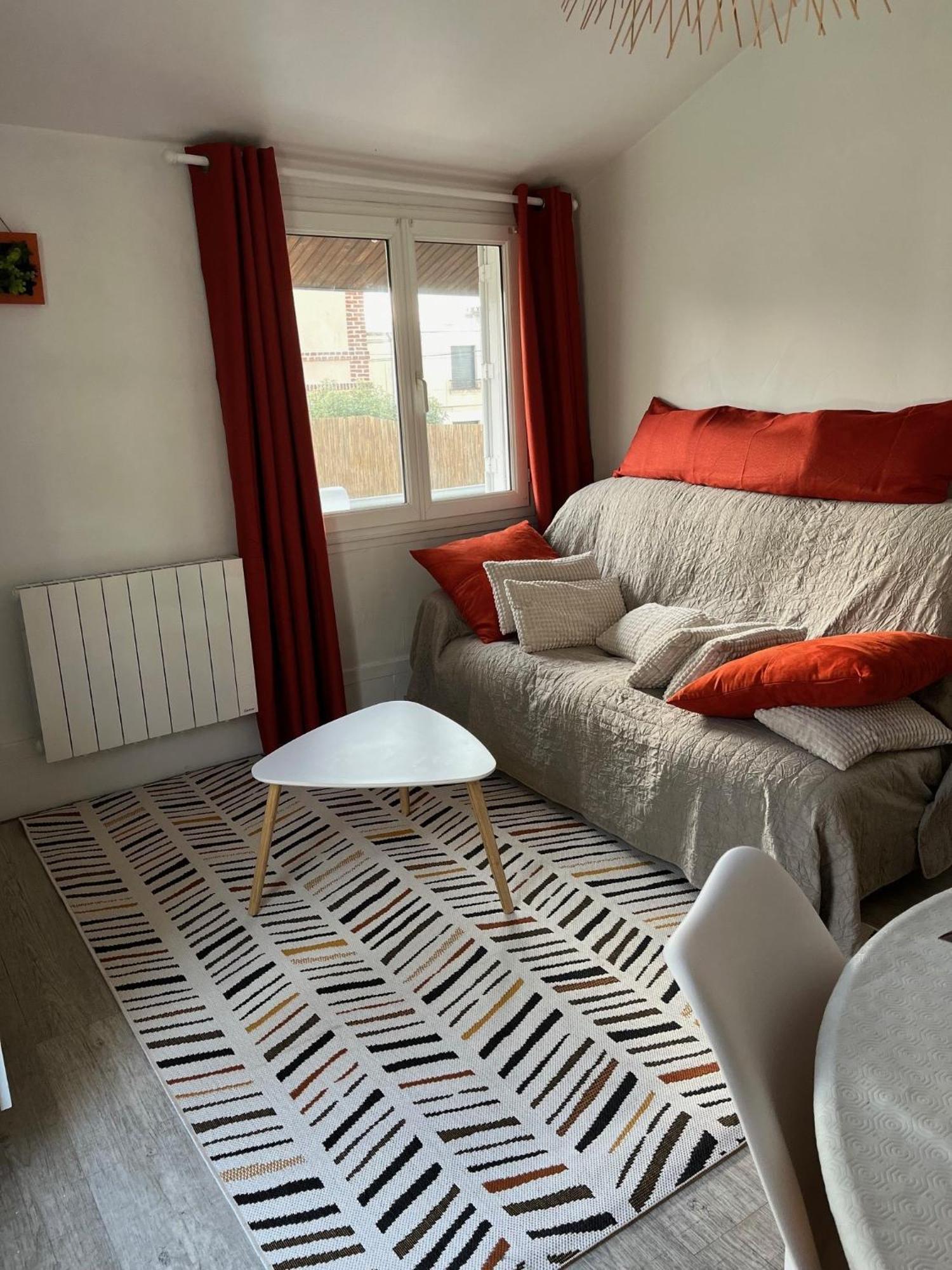 Lalyne- Maison De Charme Et Son Studio Trouville Sur Mer Eksteriør billede